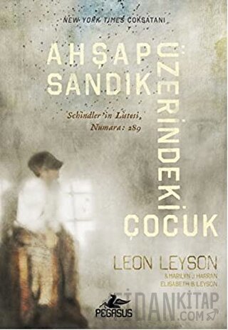 Ahşap Sandık Üzerindeki Çocuk Leon Leyson